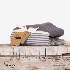 Famille nomade, fouta, couvertures, artisan 