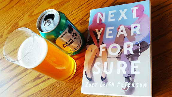 accord bière et livre, Amour, Bibliothérapie, couple ouvert, espace public, Le fil rouge, le fil rouge lit, lecture, les livres qui font du bien, littérature, Littérature canadienne, livre, next year for sure, polyamour, polygamie, Roman, Scribner, sexe, zoey leigh peterson