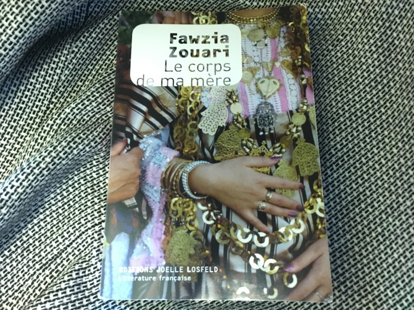 Le fil rouge, Le fil rouge lit, Lecture, biobliothérapie, Le corps de ma mère, Fawzia Zouari, Tunisie, Joelle Losfel, Prix des cinq continents