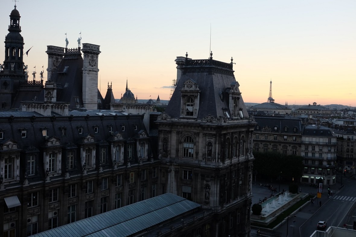 Le fil rouge le fil rouge lit bibliothérapie littérature lecture livres les livres qui font du bien éric reinhardt La chambre des époux rentrée littéraire littérature française