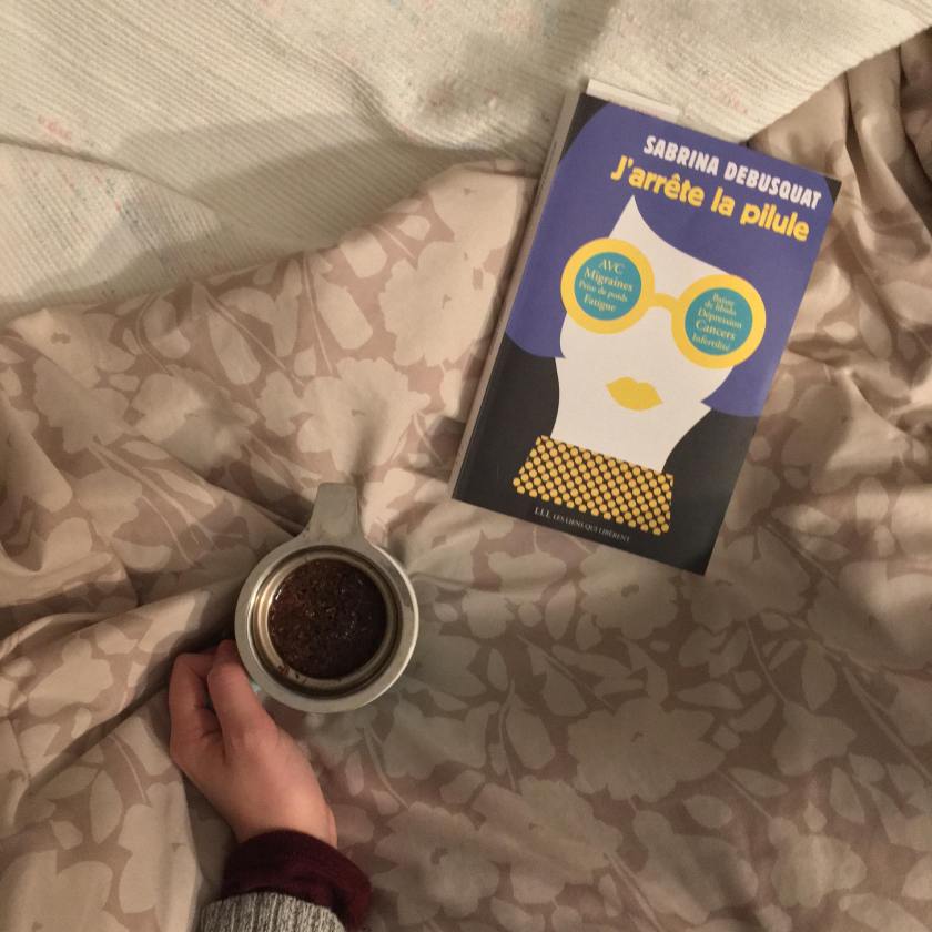 les livres qui font du bien, le fil rouge, bibliothérapie, le fil rouge lit, bibliothérapie, étude essai, contraception naturel, arrêter la pillule, J'arrête la pillule, santé, contraception, féminisme, Sabrina Debusquat,