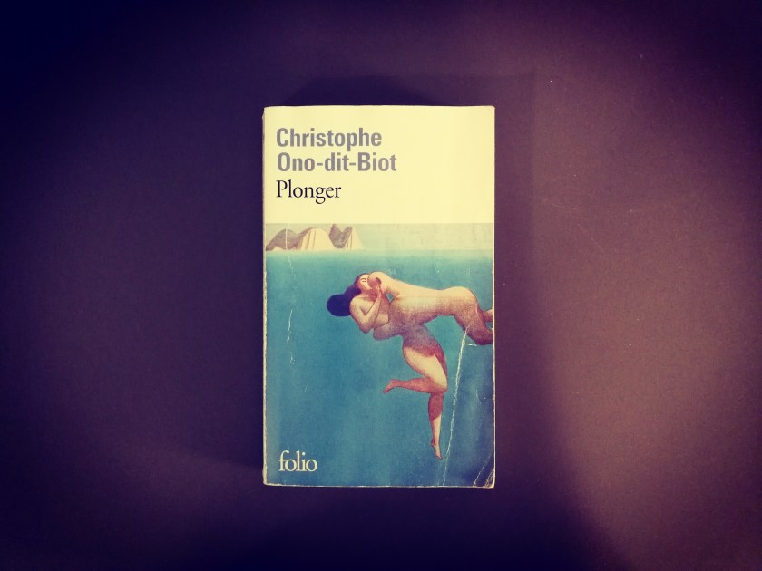 Le fil rouge, le fil rouge lit, bibliothérapie, littérature, lecture, livres, les livres qui font du bien, Plonger, Christophe-Ono-Dit-Biot, Editions Gallimard, Grand Prix de l’Académie française 2013, Prix Renaudot des lycéens 2013, couple, histoire d’amour, plongée, voyage, roman de gare, littérature étrangère