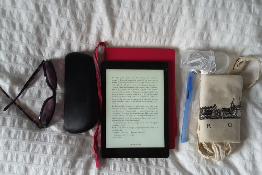 Liseuse, Kobo, légerté, le fil rouge, le fil rouge lit, Bibliothérapie, littérature numérique, Les livres qui font du bien, #Lefilrougelit, #Lefilrouge, 7 raisons d'acheter une liseuse, lecture, livres, #leslivresquifontdubien