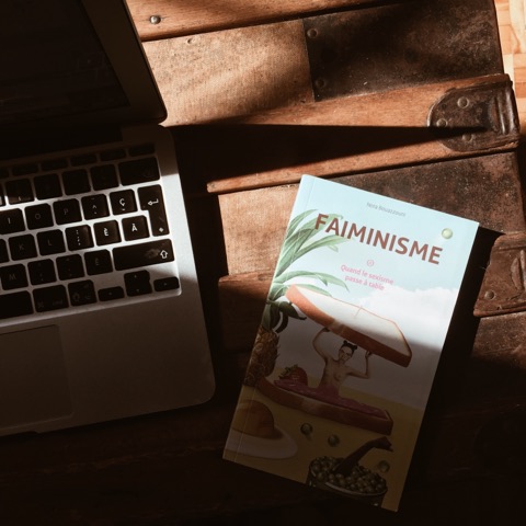 le fil rouge lit, les livres qui font du bien, féminisme, féminisme, quand le sexisme passe à table, faiminisme, Nora Bouazzouni, Nouriturfu, essai féminisme, patriarcat, nourriture, charge mentale, alimentation, tâches, sexisme, véganisme, la politique sexuelle de la viande, cheffe