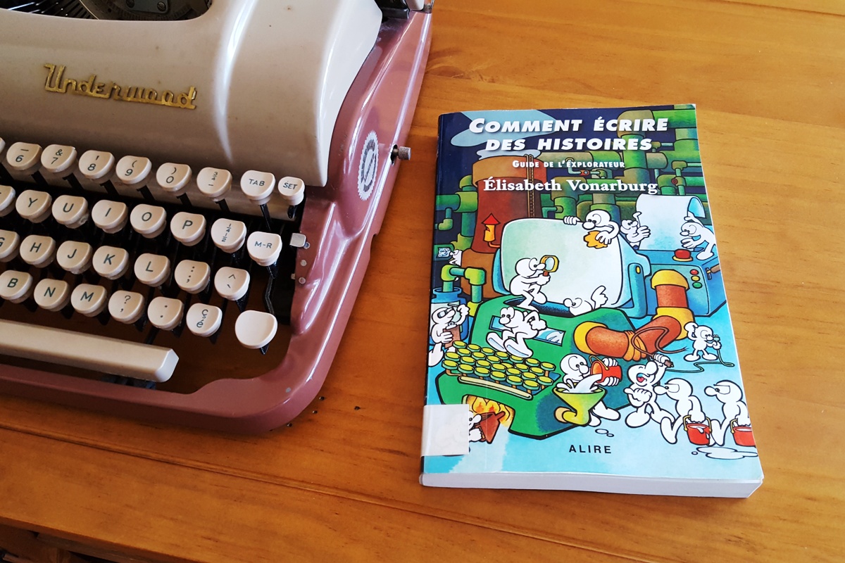 Le fil rouge, le fil rouge lit, bibliothérapie, littérature, lecture, livres, les livres qui font du bien, Comment écrire des histoires, Élisabeth Vonarburg, Alire, écriture, essais, sffq, littératures de l’imaginaire