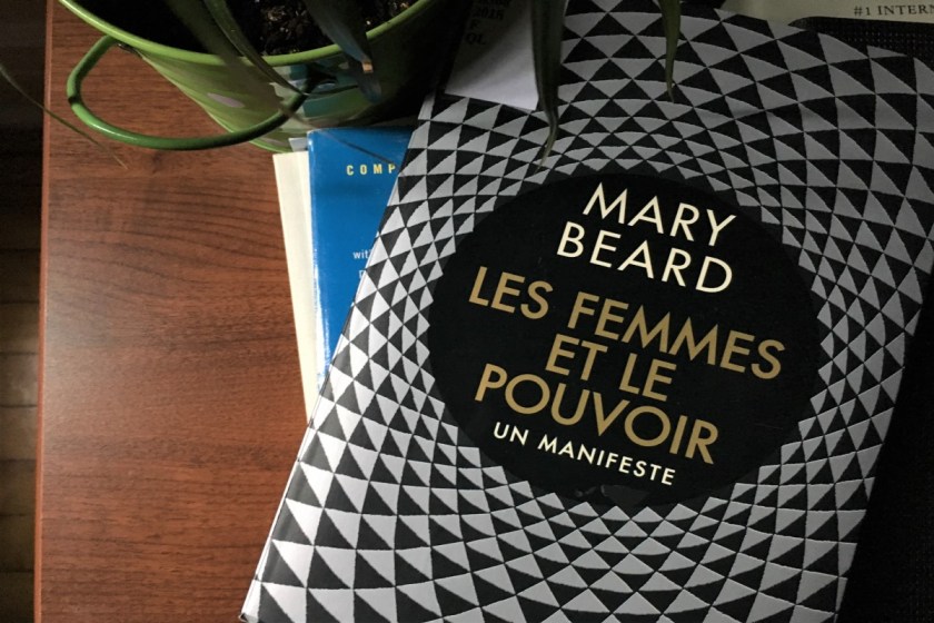 le fil rouge; le fil rouge lit; bibliothérapie; littérature; lecture; livres; les livres qui font du bien; Les femmes et le pouvoir: un manifeste; Mary Beard; Perrin; féminisme; femme; pouvoir; politique
