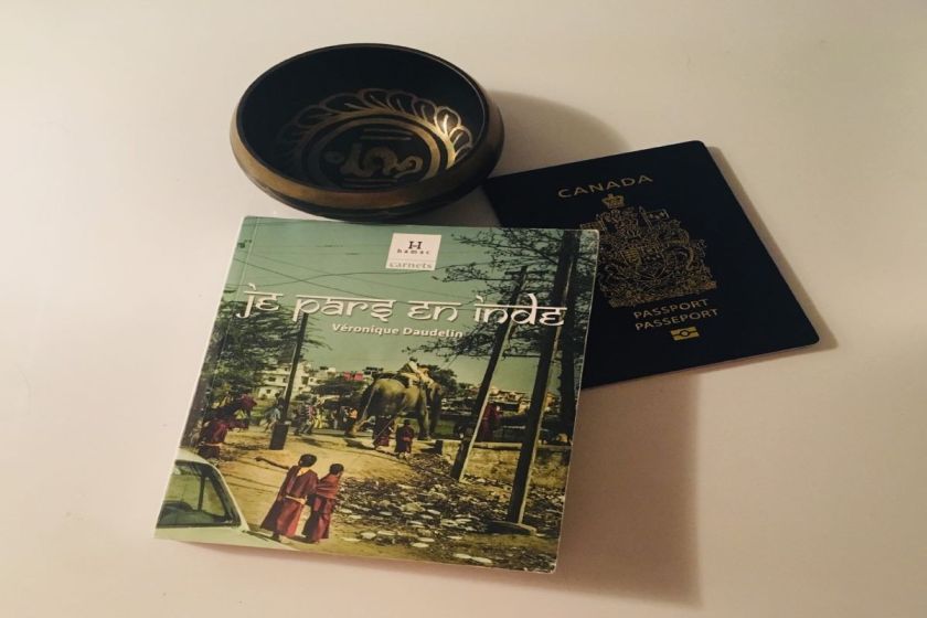 le fil rouge, le fil rouge lit, bibliothérapie, littérature, lecture, livres, récit de voyage, les livres qui font du bien, Je pars en Inde, Véronique Daudelin, édition Hamac, réflexions, remise en questions, sens de la vie, Inde, littérature québécoise