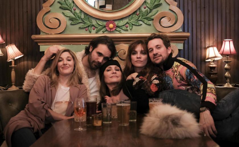 Le fil rouge, le fil rouge lit, littérature, poésie, théâtre, chansons pour filles et garçons disparus, Loui Mauffette, Benoit Landry, poésie québécoise, bibliothérapie, centre du théâtre d'aujourd'hui, place des arts, spectacle