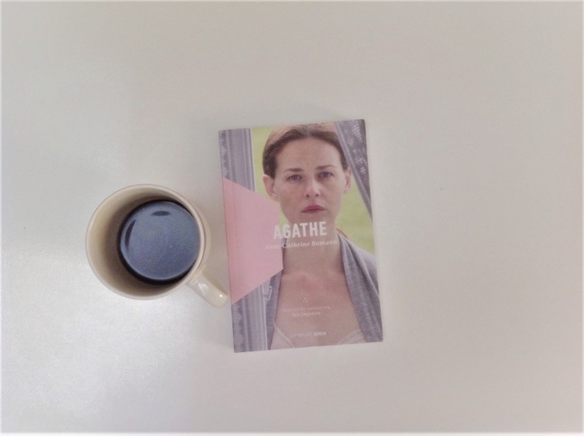 agathe, Anne Cathrine Bomann, La peuplade, livres, lecture, littérature, bibliothérapie, les livres qui font du bien, le fil rouge, le fil rouge lit, vieillesse, routine, roman sur la psychanalise