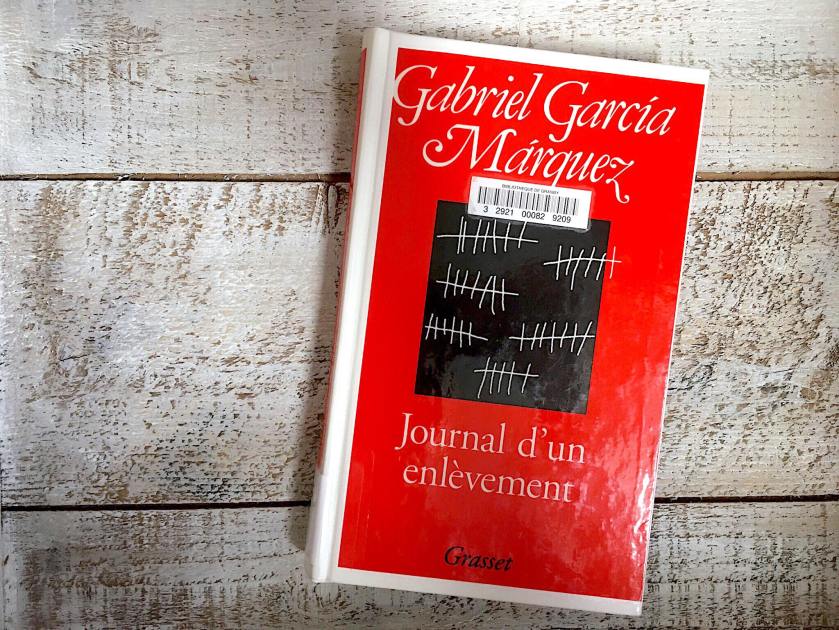 le fil rouge, le fil rouge lit, bibliothérapie, littérature, lecture, livres, les livres qui font du bien, Journal d'un enlèvement, Gabriel Garcia Marquez, Grasset, Pablo Escobar, Colombie, enlèvement, littérature étrangère