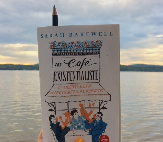 essai philosophie essai philosophique existentialiste existentialisme sartre et beauvoir simone de beauvoir jean-paul sartre sarah bakewell philo #lefilrouge #lefilrougelit #bibliothérapie #leslivresquifontdubien #littérature #livres #lecture