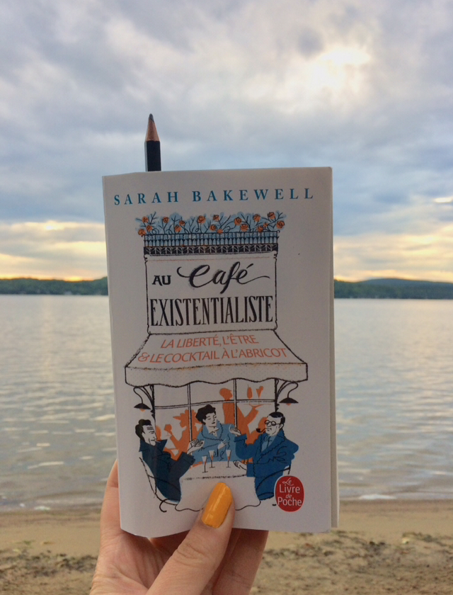 essai philosophie essai philosophique existentialiste existentialisme sartre et beauvoir simone de beauvoir jean-paul sartre sarah bakewell philo #lefilrouge #lefilrougelit #bibliothérapie #leslivresquifontdubien #littérature #livres #lecture