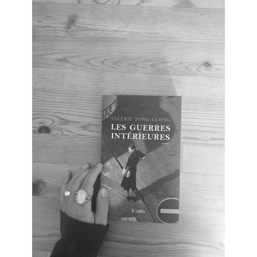 le fil rouge, le fil rouge lit, les livres qui font du bien, livres, littérature, lecture, bibliothérapie, les guerres intérieures, valérie tong cuong, introspection, JClattès, relation amoureuse, culpabilité