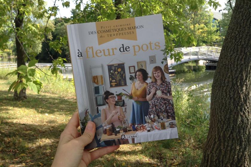 le fil rouge, le fil rouge lit, bibliothérapie, littérature, lecture, livres, livres qui font du bien, À fleur de pots, les trappeuses, Marie Beaupré, Mariane Gaudreau, Audrey Woods, Les éditions de l'homme, cosmétiques maison, diy, écoresponsable, écologie, environnement, essai