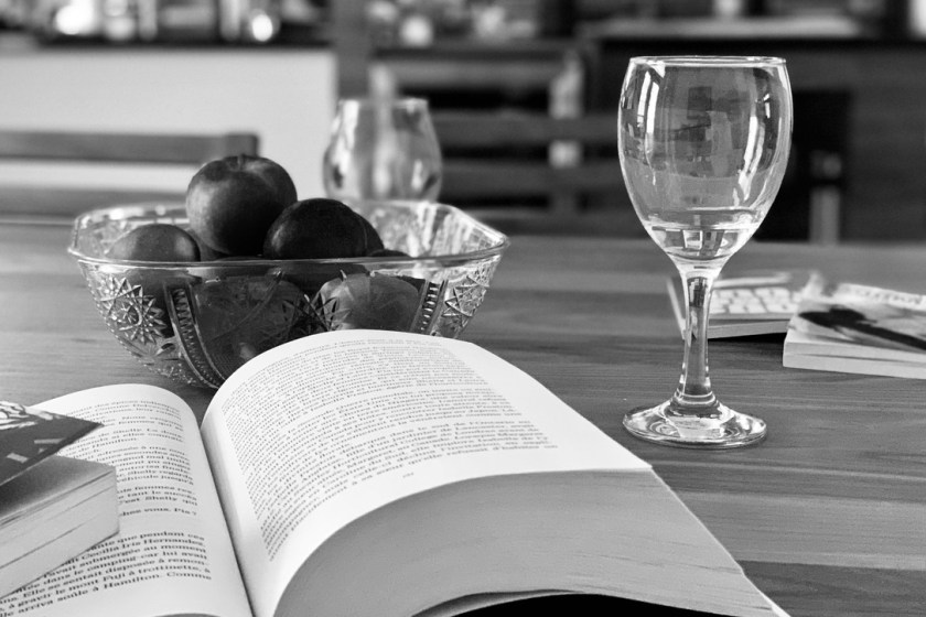 le fil rouge, le fil rouge lit, bibliothérapie, littérature, lecture, livres, les livres qui font du bien, bibliothérapie, amitié, club de lecture, discussion sur la lecture, coups de coeur littéraires, échanges